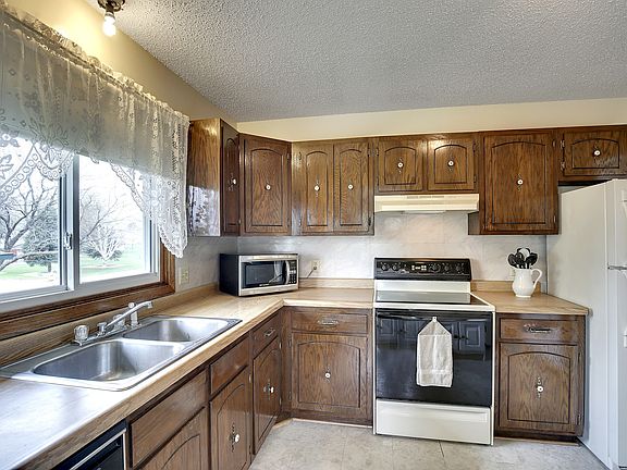 5th image of 2611 Ann Dr