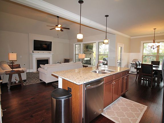 4th image of 2207 Carouth Ct