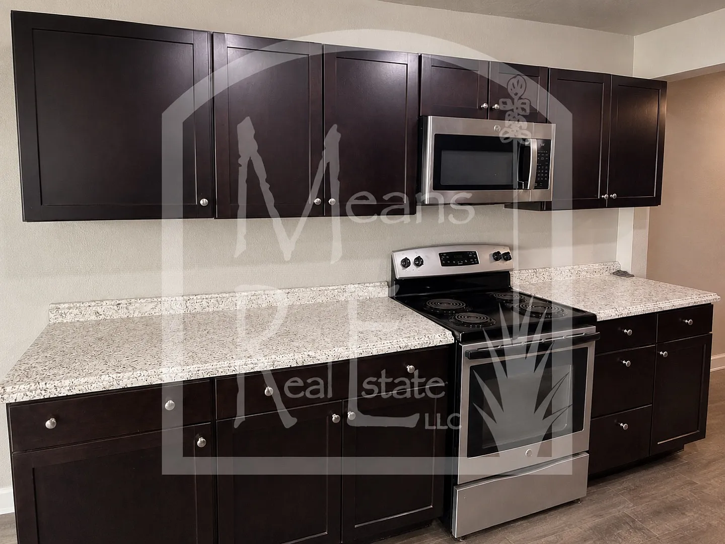 608 Welshire St — Photo 3