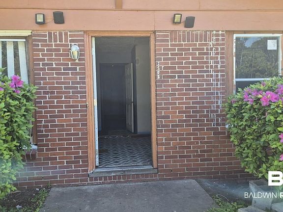 2nd image of 2207 Roberta Dr