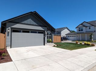 1073 W Olympic St, Springfield, OR 97477