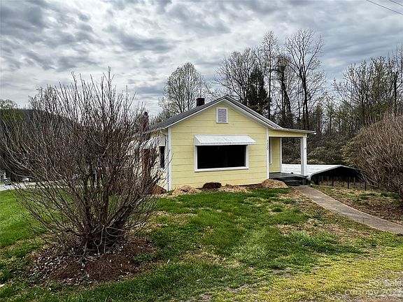 3rd image of 1120 Lower Creek Dr NE