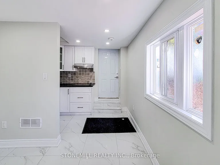 727 College Ave — Photo 42