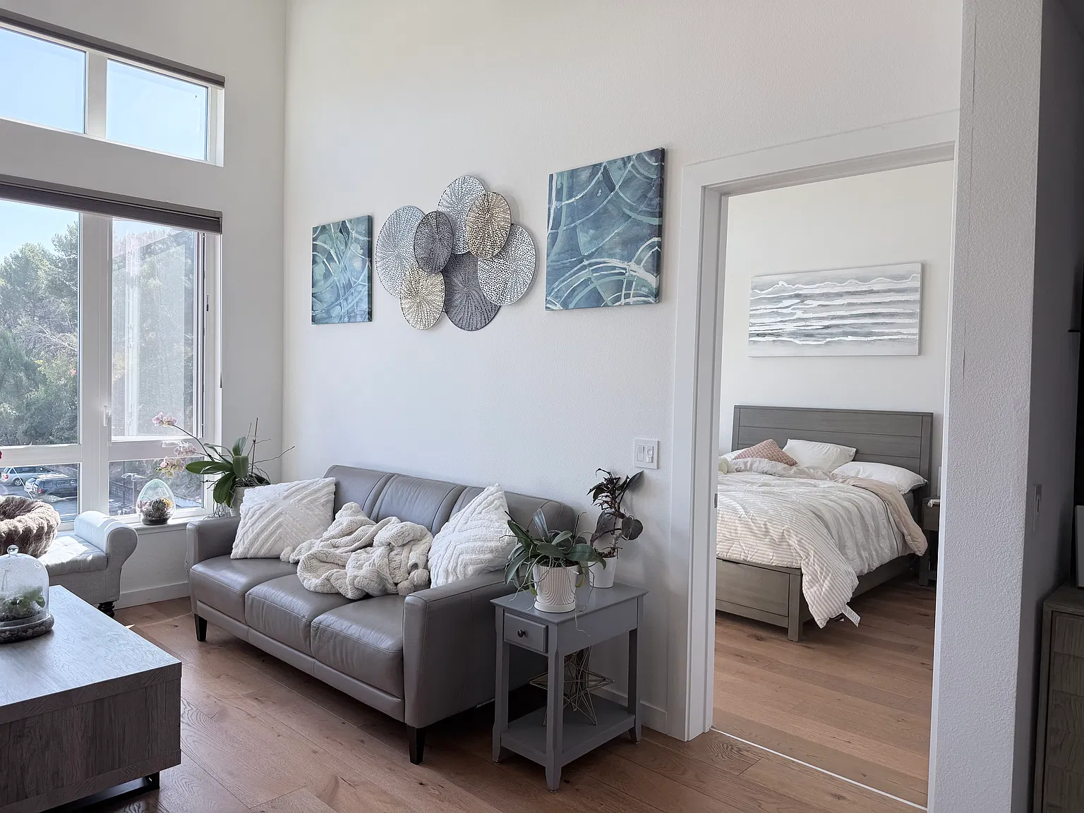 2 bed, 1080 sqft, $4,600 — Photo 2