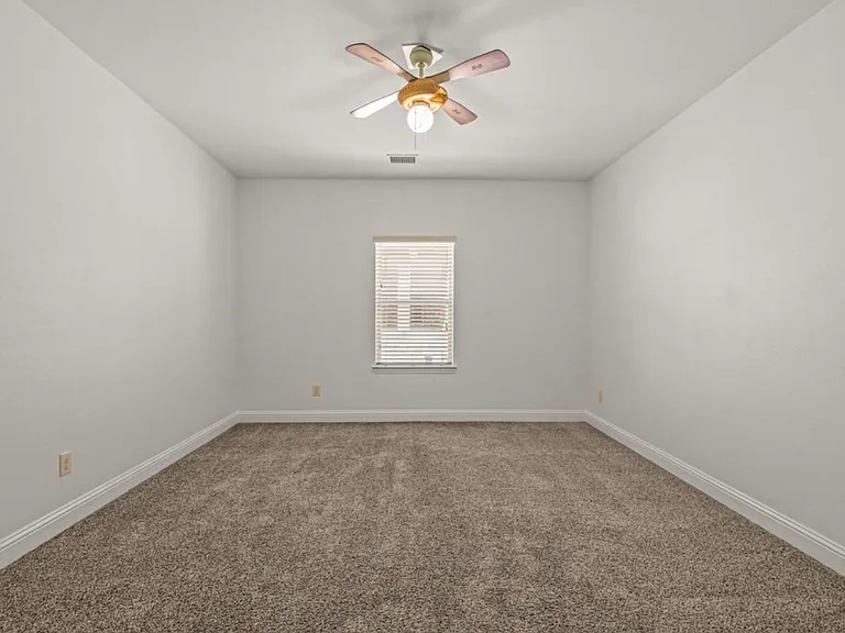 5317 Fern Valley Ln — Photo 8