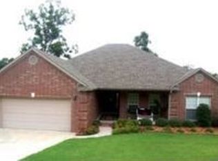 121 Orleans Dr, Maumelle, AR 72113