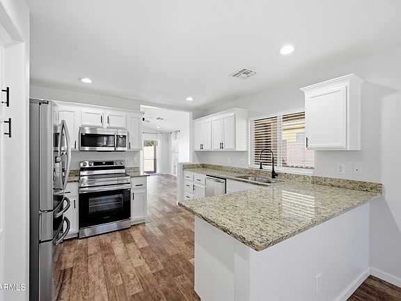 2nd image of 868 E LAREDO Street