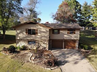 419 Bunker Hill Dr, Collinsville, IL