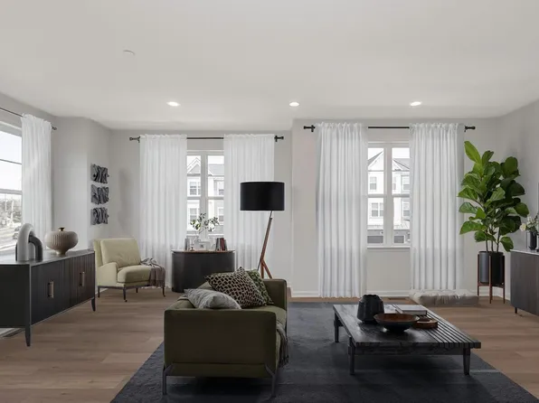 64 Becker Dr #29, Chalfont, PA 18914