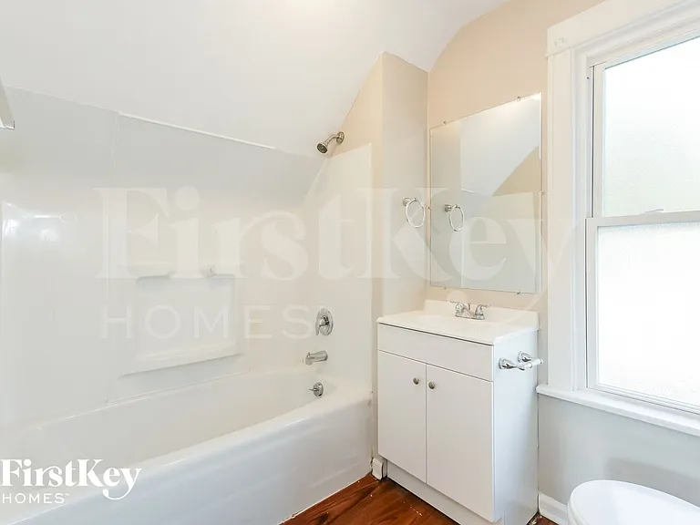 728 Watson St — Photo 12