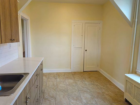 3rd image of 264 Huntington Ave Floor 1