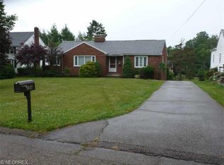 104 Walnut Ave, Saint Clairsville, OH 43950