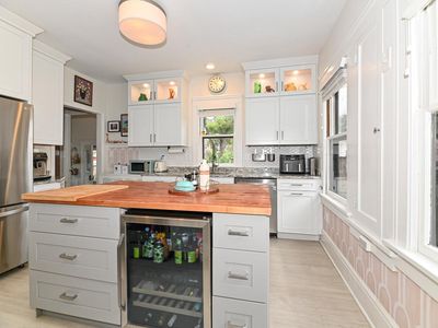 6810 Cedar STREET, Wauwatosa, WI, 53213