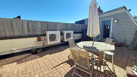 Rented by R New York