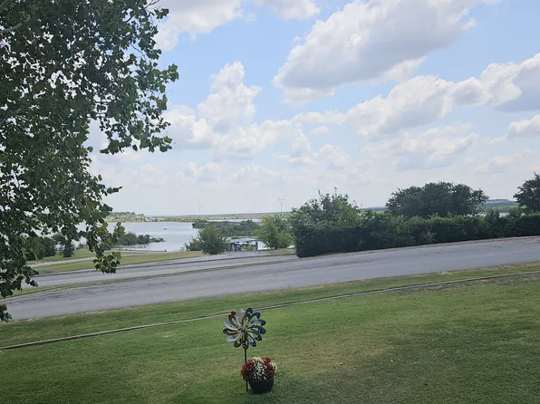 104 Harbor Dr Unit 208, Runaway Bay, TX 76426