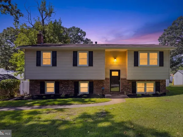 214 Beach Rd, Pasadena, MD 21122