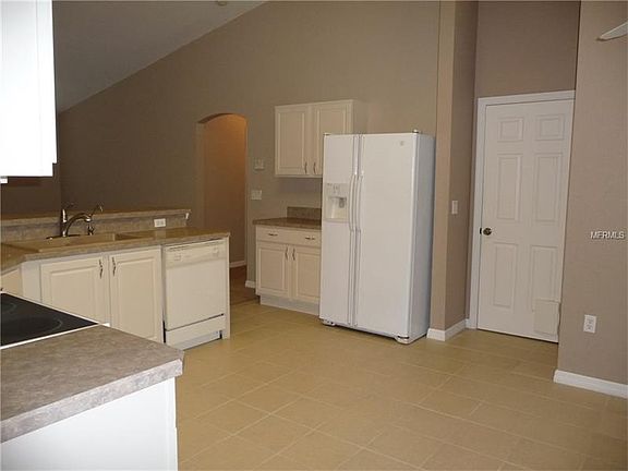 4th image of 2590 Carolina St