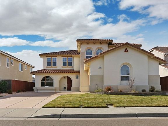 3rd image of 460 Mount Vernon Cir