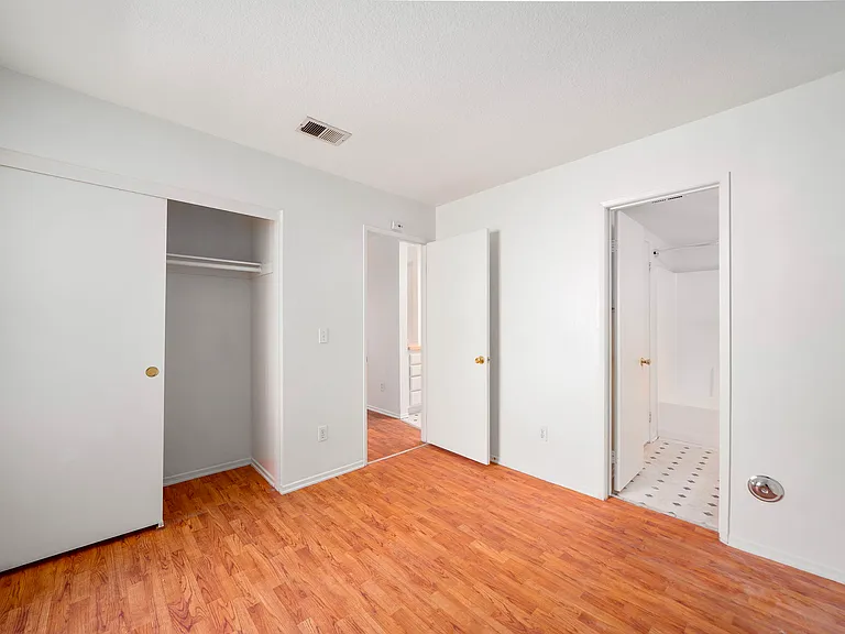 220 W Truslow Ave — Photo 24