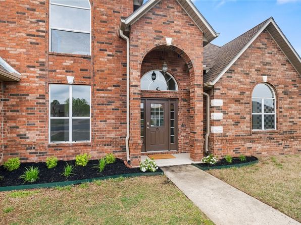 2003 SW Chinquapin Ave, Bentonville, AR 72713