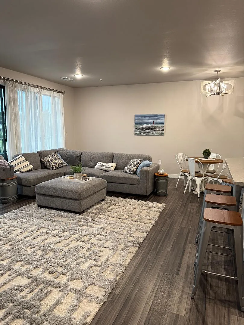 750 S Pier Dr — Photo 3