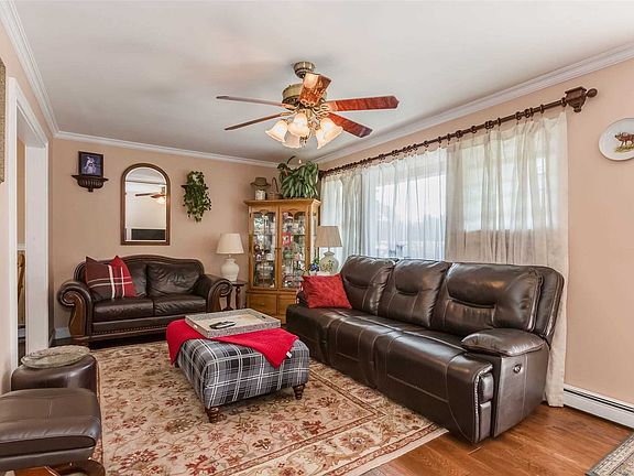 3rd image of 498 Marcy Ave
