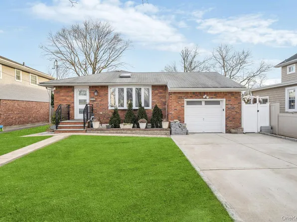 1810 N Jerusalem Road, North Bellmore, NY 11710