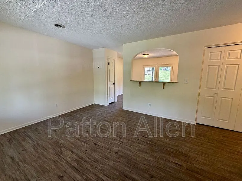 2 bed, 1.0 bath, 768 sqft, $1,250 — Photo 2
