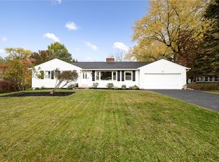 104 Garnsey Rd, Pittsford, NY 14534