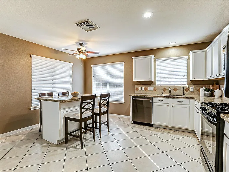 6303 Applewood Forest Dr — Photo 11