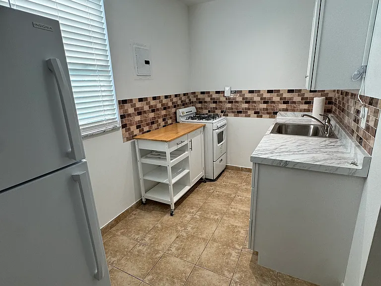 851 NW 20th Ave — Photo 9