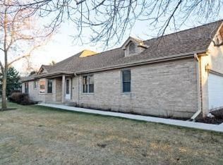 1911 Ivy Ln, Glenview, IL