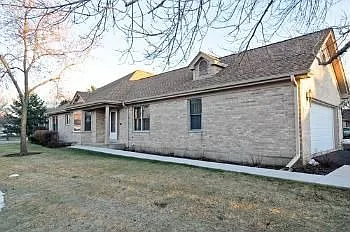 1911 Ivy Ln photo 1
