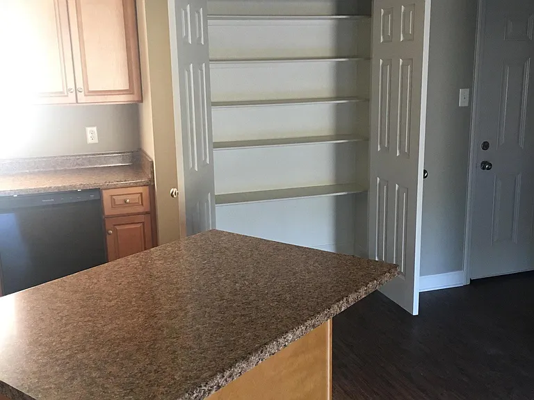 6025 Noble Rd — Photo 7