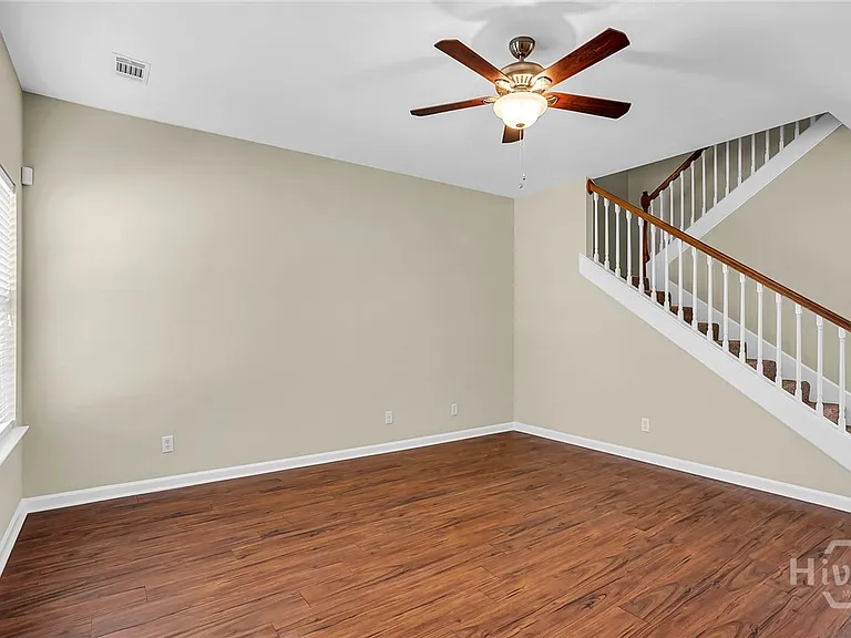 29 Cypress Ln — Photo 3