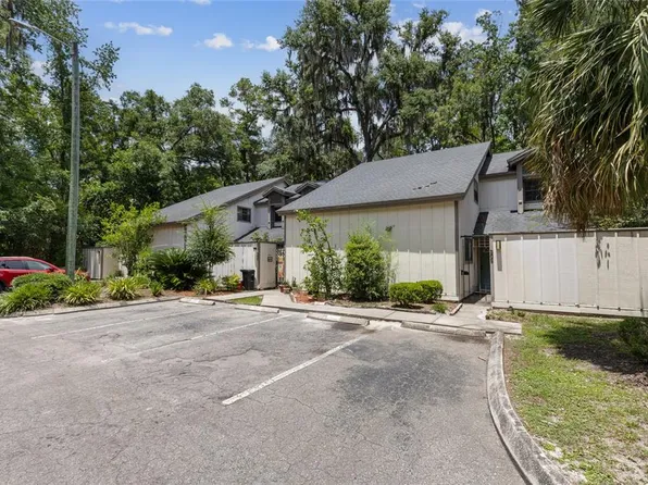 303 SW 54th Dr, Gainesville, FL 32607