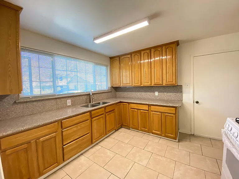 341 Higdon Ave — Photo 5