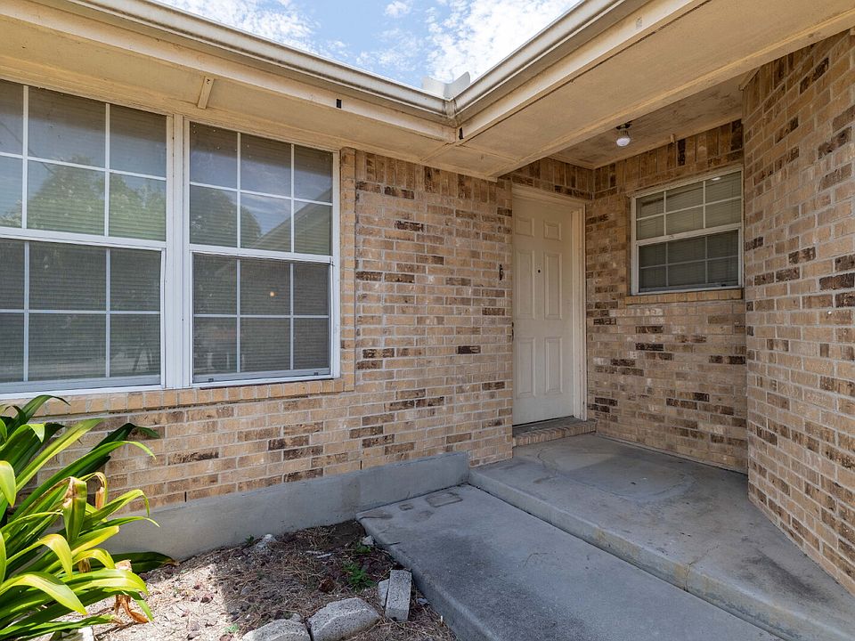 1st image of 2740 Maple Tree Rd #2740