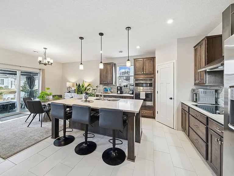 1859 Hinsdale Cir — Photo 1
