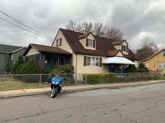 3rd image of 801 W Grant St