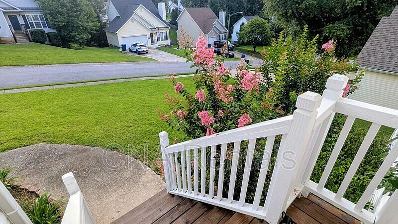 3 bed, 2.5 bath, 1504 sqft, $1,890 — Photo 3