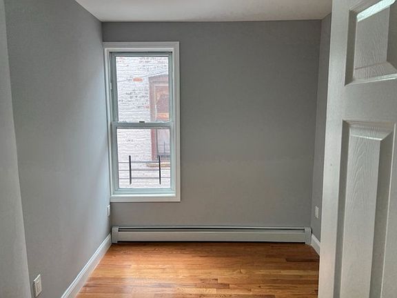 3rd image of 3950 Hill Ave #2A