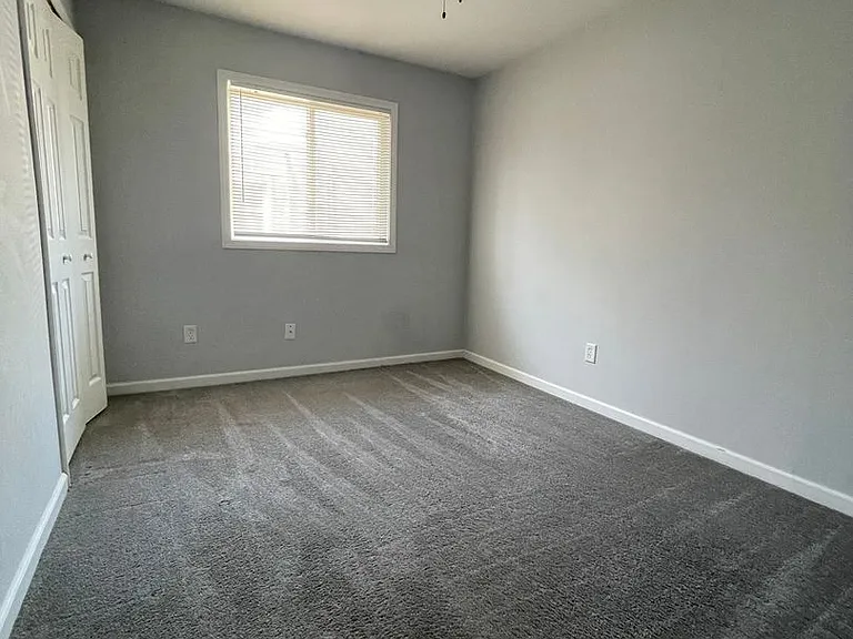 27411 Long St — Photo 5