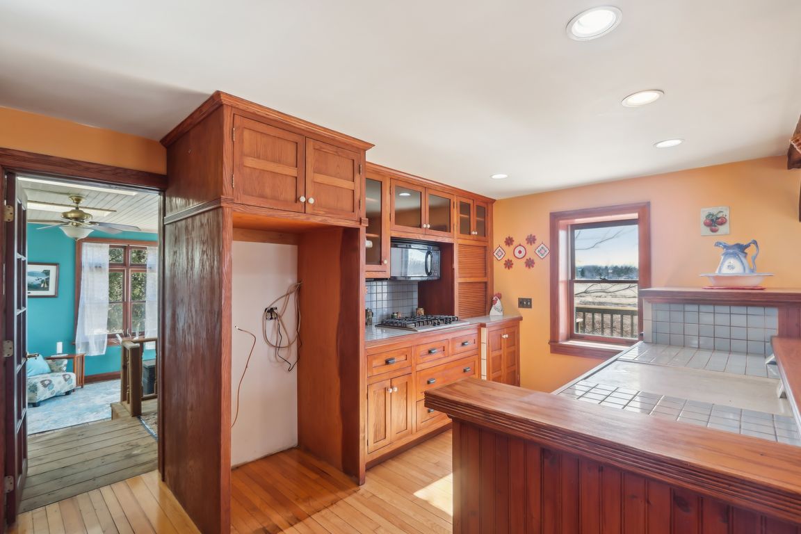 W4451 River Rd-015.jpg