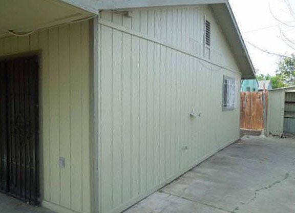 3rd image of 3628 Clarkson Ct