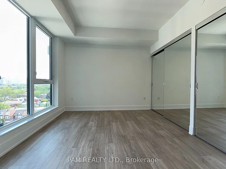 858 Dupont St #839 — Photo 9
