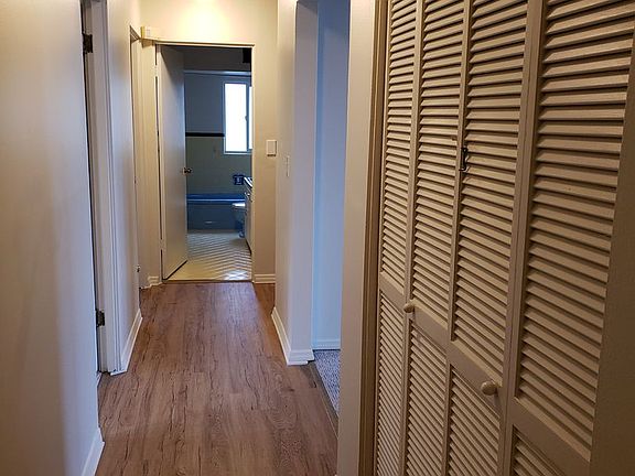 5th image of 5403 Phinney Ave N APT 8