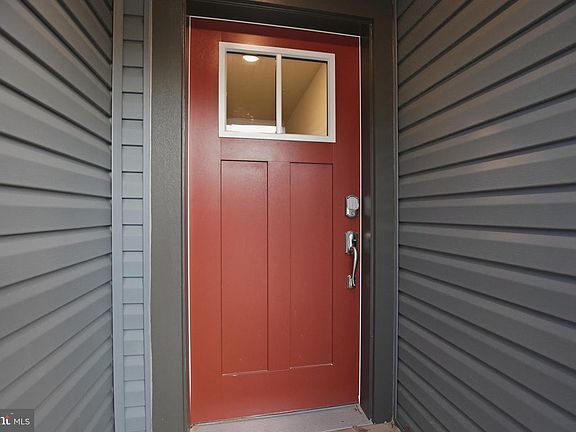 3rd image of 1358 Crested Wood Dr