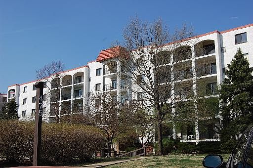 1st image of 475 Plum Creek Dr APT 511
