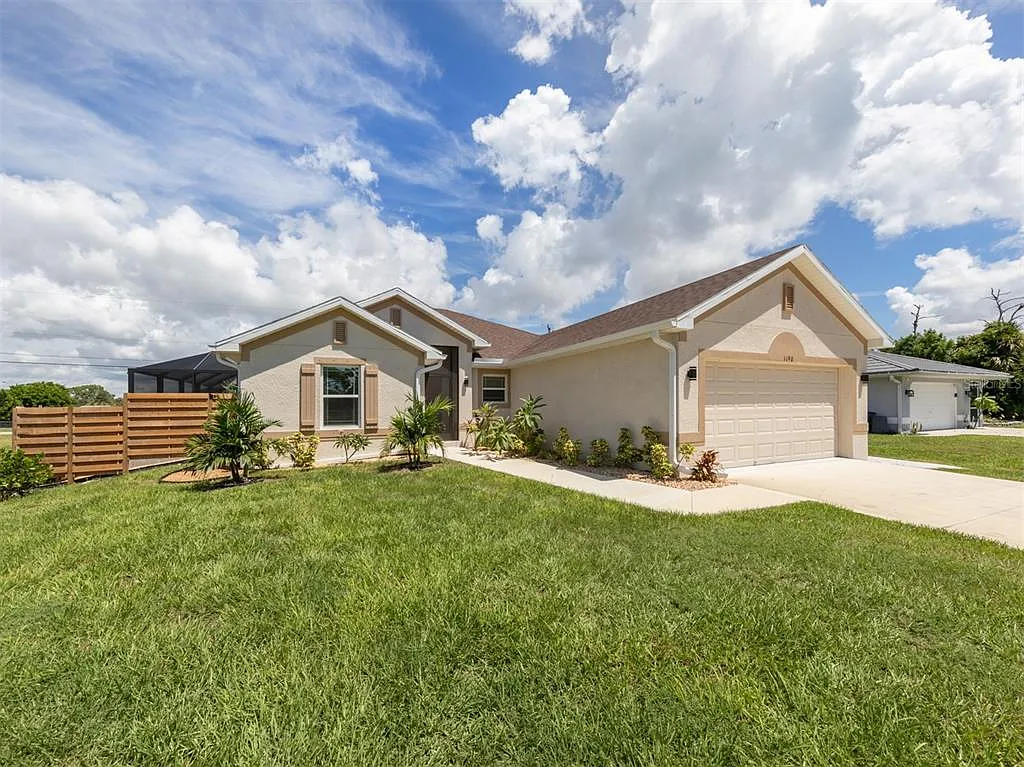 3 bed, 2.0 bath, 1831 sqft, $6,000 — Photo 2